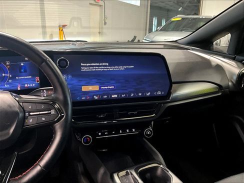 Used 2024 Chevrolet Equinox EV RS image 18