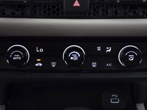 Used 2023 Honda HR-V LX image 15