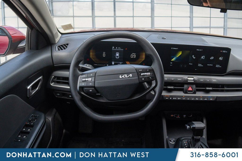 Used 2025 Kia K4 FWD image 5