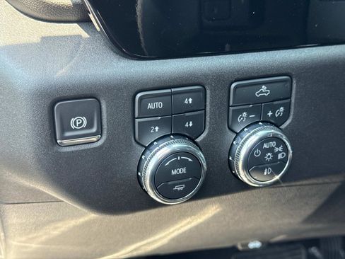 New 2026 GMC Sierra 1500 Elevation image 18