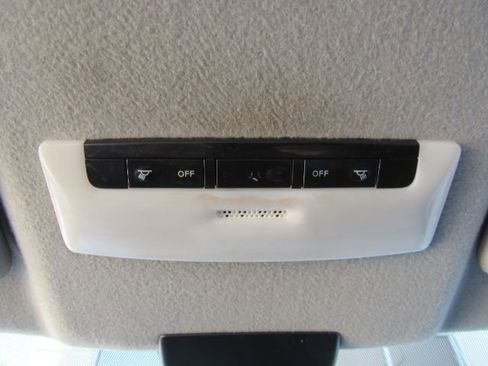 Used 2021 Nissan Kicks S image 42