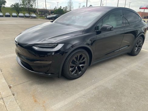 Used 2022 Tesla Model X Plaid image 1