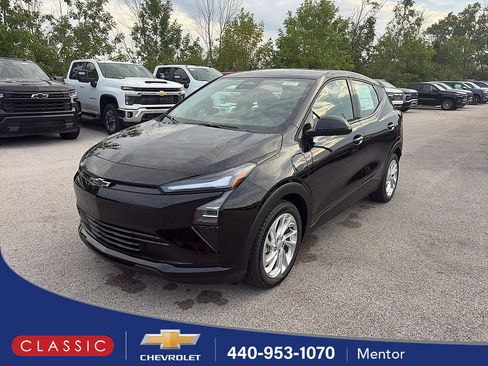 New 2027 Chevrolet Bolt LT w/ Comfort Package FWD image 1