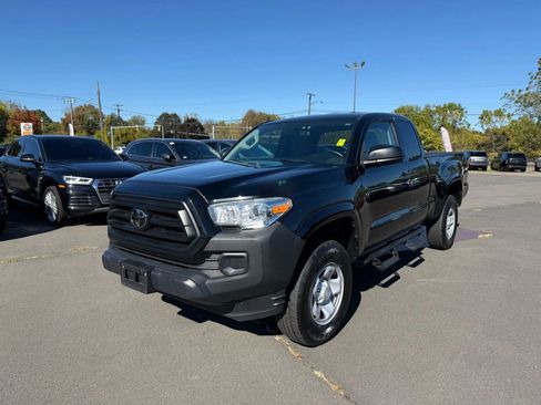 Used 2023 Toyota Tacoma SR image 4
