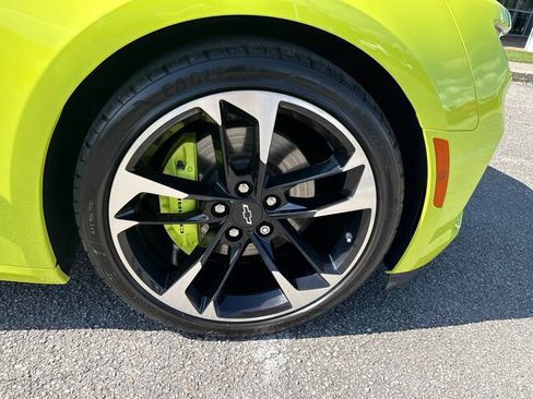 Used 2020 Chevrolet Camaro SS RWD image 31