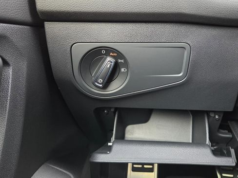 Used 2023 Volkswagen Tiguan SE R-Line image 24