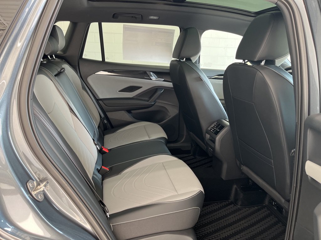New 2026 Volkswagen Tiguan SE R-Line AWD/4WD image 31