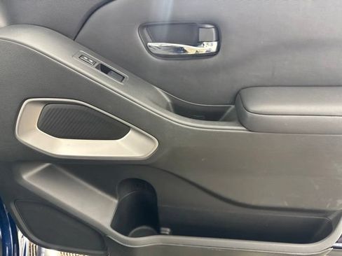 Certified 2022 Nissan Frontier SV AWD/4WD image 19