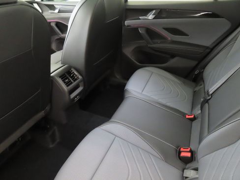 New 2026 Volkswagen Tiguan SE FWD image 23