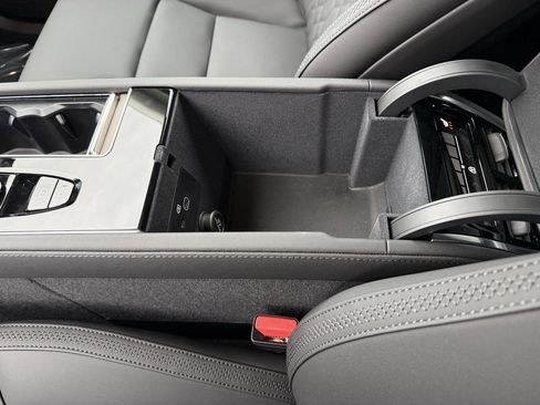 New 2026 Volvo XC90 B6 Plus w/ Protection Package Premier image 25