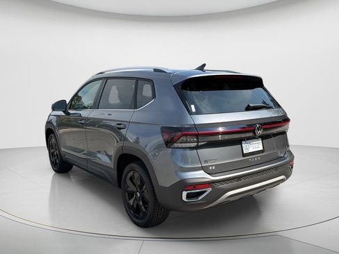 New 2026 Volkswagen Taos SE FWD image 7