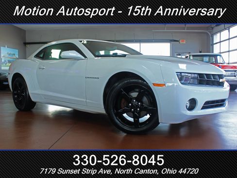 Used 2010 Chevrolet Camaro LT w/ RS Package image 2