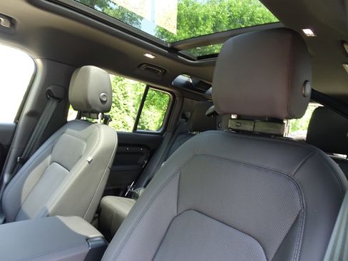 New 2025 Land Rover Defender 110 S image 17