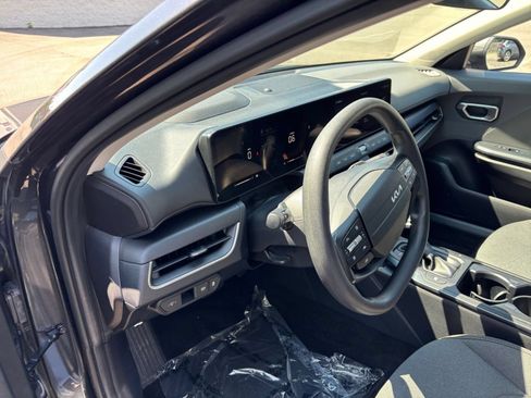 Used 2025 Kia K4 FWD image 34