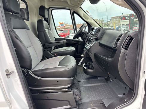 Used 2025 RAM ProMaster 2500 w/ Convenience Group FWD image 12