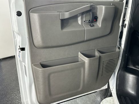 Used 2022 Chevrolet Express 2500 w/ Driver Convenience Package image 33