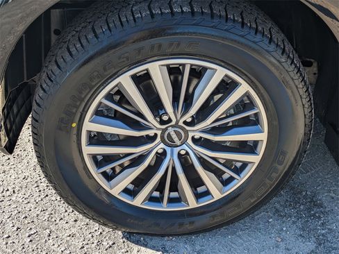 Used 2024 Nissan Armada SL w/ Captain's Chairs Package image 10