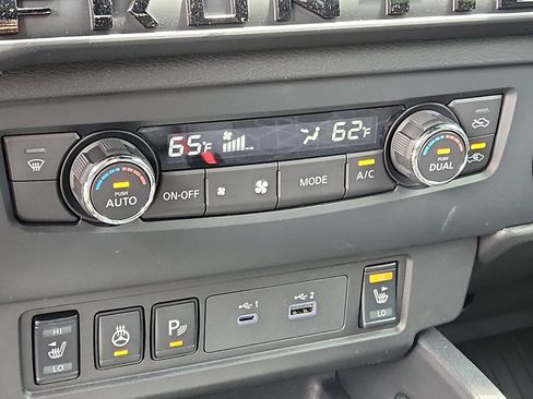 Used 2026 Nissan Frontier SV w/ All-Weather Content Package AWD/4WD image 15
