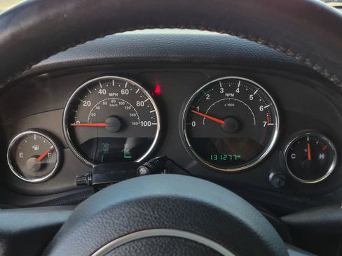 Used 2016 Jeep Wrangler Unlimited Sahara w/ Connectivity Group image 19