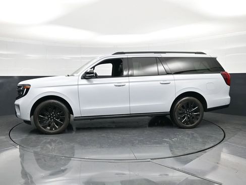 Used 2025 Ford Expedition Max Platinum w/ Stealth Appearance Package AWD/4WD image 8