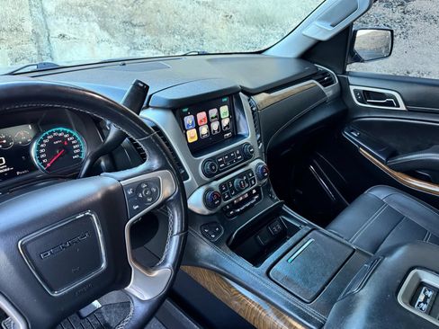 Used 2019 GMC Yukon Denali w/ Denali Ultimate Package AWD/4WD image 17