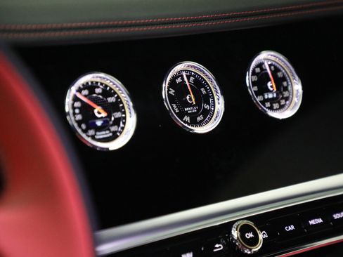 Certified 2024 Bentley Continental GT V8 image 30