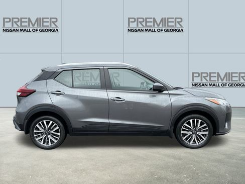 Used 2024 Nissan Kicks SV image 4