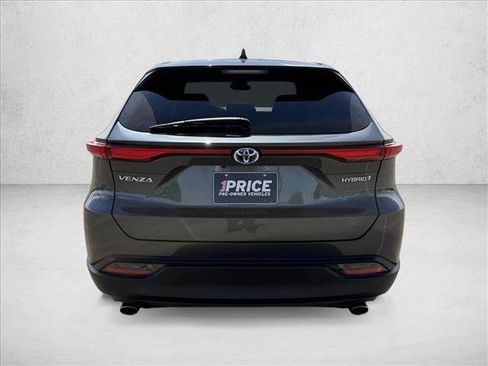 Used 2021 Toyota Venza LE w/ Carpet Mat Package (TMS) AWD/4WD image 6