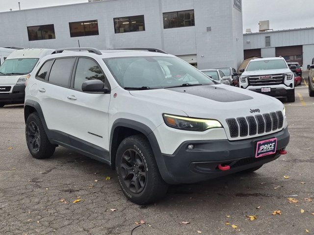 Used 2019 Jeep Cherokee Trailhawk AWD/4WD image 3