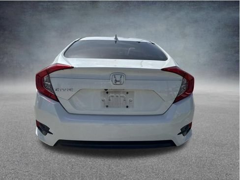 Used 2018 Honda Civic EX image 4