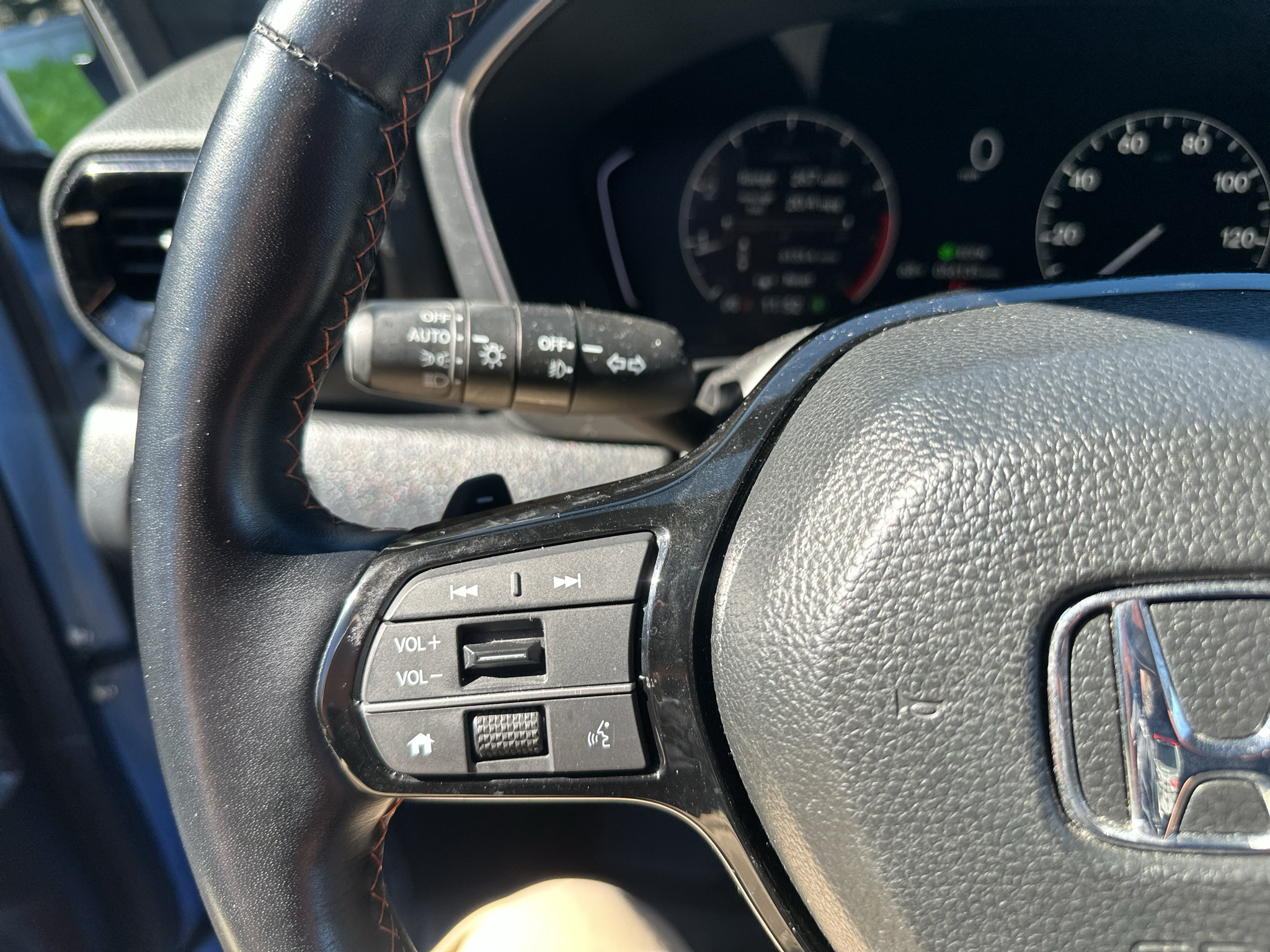 Used 2025 Honda Pilot TrailSport image 24