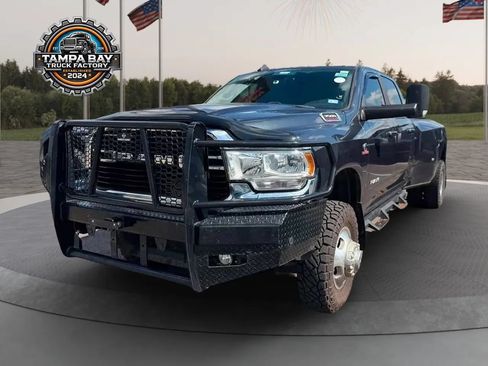 Used 2021 RAM 3500 Big Horn w/ Level 1 Equipment Group AWD/4WD image 3