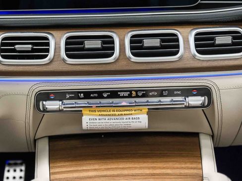 New 2026 Mercedes-Benz GLS 580 4MATIC image 19