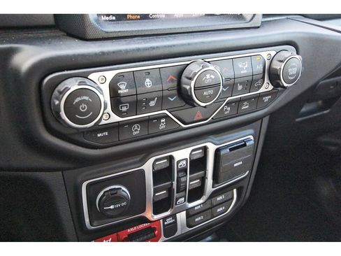 Used 2021 Jeep Gladiator Mojave AWD/4WD image 24