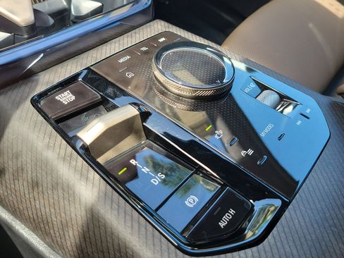 Used 2025 BMW X3 xDrive30i w/ Premium Package image 33