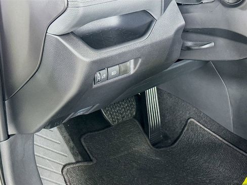 Certified 2025 Toyota RAV4 XLE FWD image 10