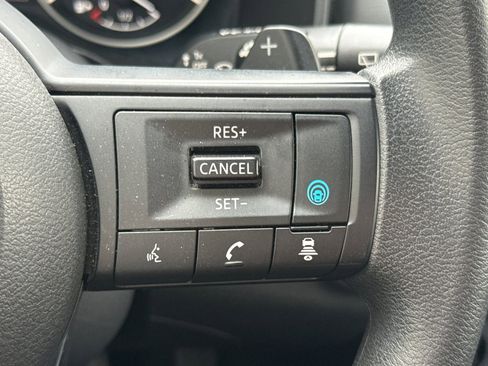 Used 2024 Nissan Rogue SV image 38