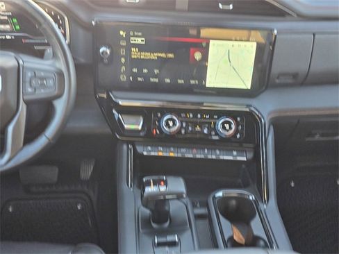 Used 2022 GMC Sierra 1500 AT4 w/ AT4 Premium Package image 18