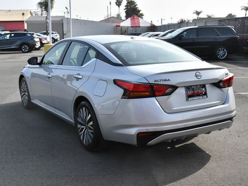 Used 2024 Nissan Altima 2.5 SV FWD image 6