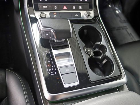 Used 2021 Audi Q8 Premium Plus w/ Premium Plus Package AWD/4WD image 27