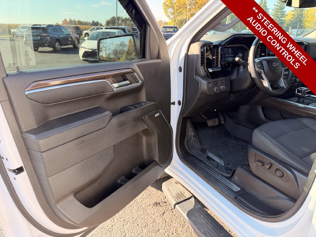 Used 2023 Chevrolet Silverado 1500 RST w/ Convenience Package II AWD/4WD image 16