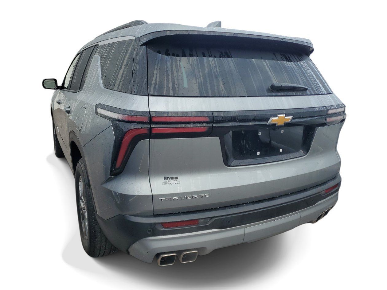 Used 2026 Chevrolet Traverse LT FWD image 3