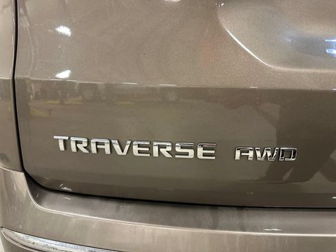 Used 2020 Chevrolet Traverse High Country w/ LPO, Floor Liner Package AWD/4WD image 38