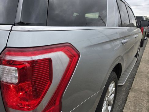 Used 2021 Ford Expedition XLT image 6