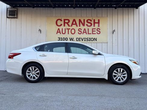Used 2016 Nissan Altima 2.5 S w/ Power Driver Seat Package image 2