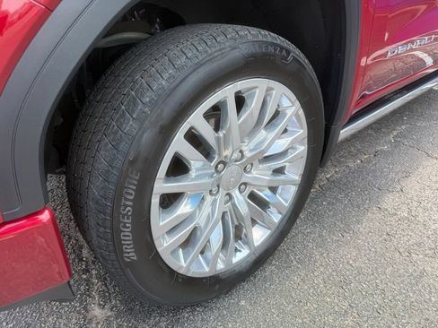 Used 2019 GMC Sierra 1500 Denali w/ Denali Ultimate Package AWD/4WD image 9