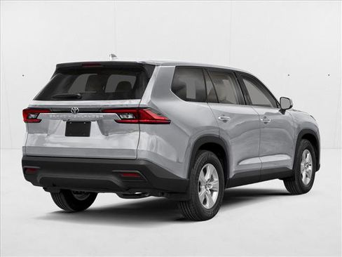 New 2026 Toyota Grand Highlander FWD image 2