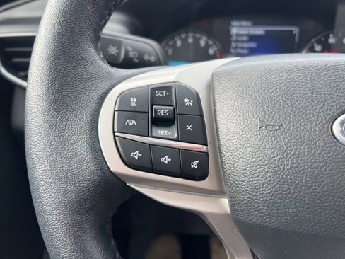 Certified 2023 Ford Explorer XLT w/ Equipment Group 202A image 9