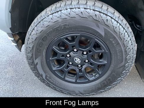 Used 2020 Toyota Tacoma SR5 image 10