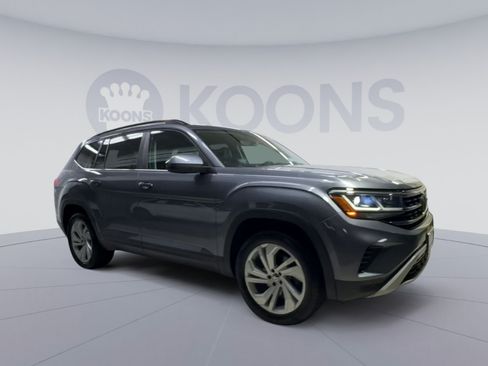 Used 2022 Volkswagen Atlas SE w/ Panoramic Sunroof Package AWD/4WD image 2